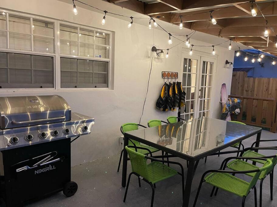 Supervilla - Lakefront - Sunsets, Kayaks, Grill Fort Lauderdale Exterior foto
