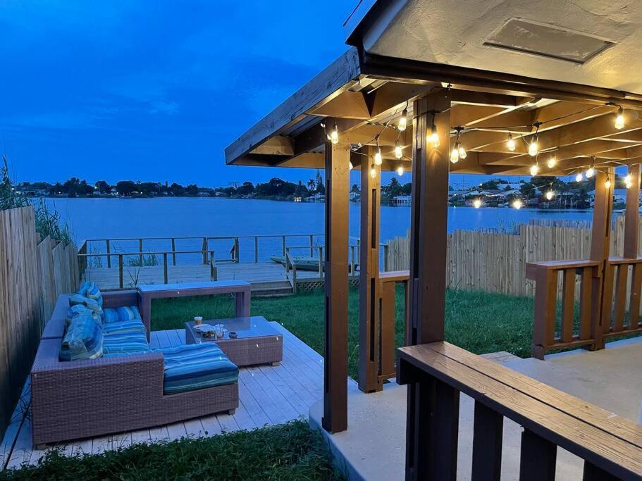 Supervilla - Lakefront - Sunsets, Kayaks, Grill Fort Lauderdale Exterior foto