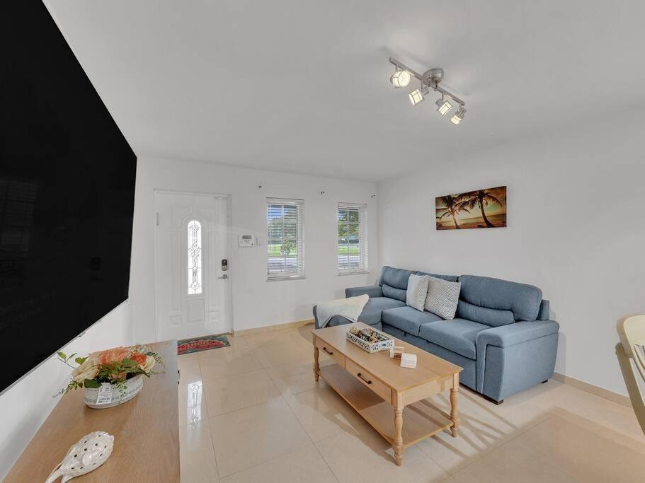 Supervilla - Lakefront - Sunsets, Kayaks, Grill Fort Lauderdale Exterior foto