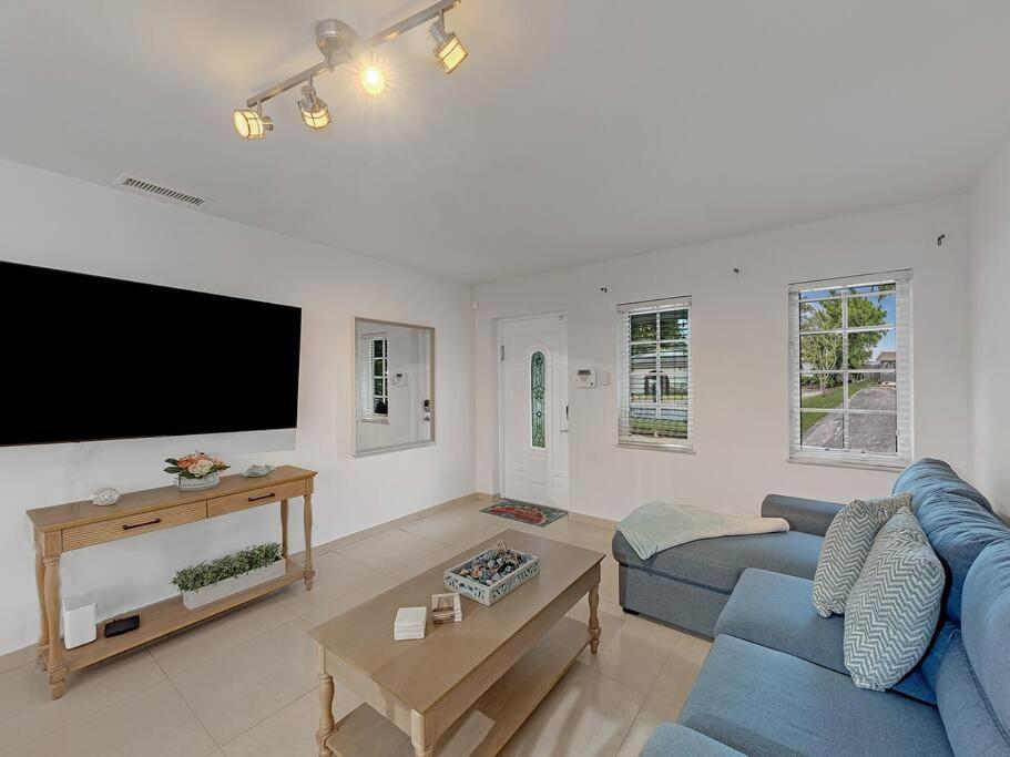 Supervilla - Lakefront - Sunsets, Kayaks, Grill Fort Lauderdale Exterior foto