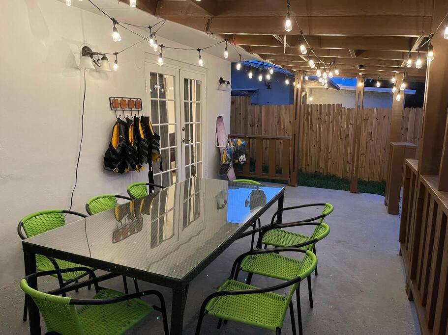 Supervilla - Lakefront - Sunsets, Kayaks, Grill Fort Lauderdale Exterior foto